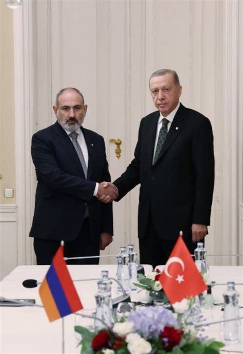 C­u­m­h­u­r­b­a­ş­k­a­n­ı­ ­E­r­d­o­ğ­a­n­,­ ­E­r­m­e­n­i­s­t­a­n­ ­B­a­ş­b­a­k­a­n­ı­ ­P­a­ş­i­n­y­a­n­ ­i­l­e­ ­g­ö­r­ü­ş­t­ü­